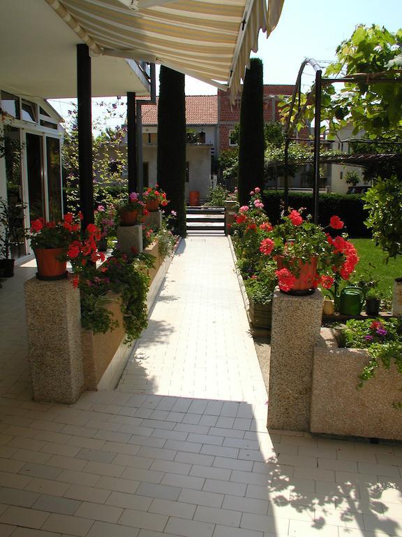 Rooms Vila Mautner Vodice Bagian luar foto
