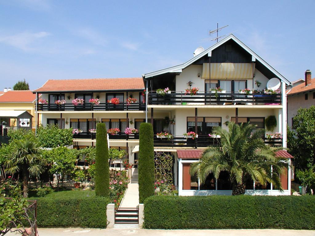 Rooms Vila Mautner Vodice Bagian luar foto